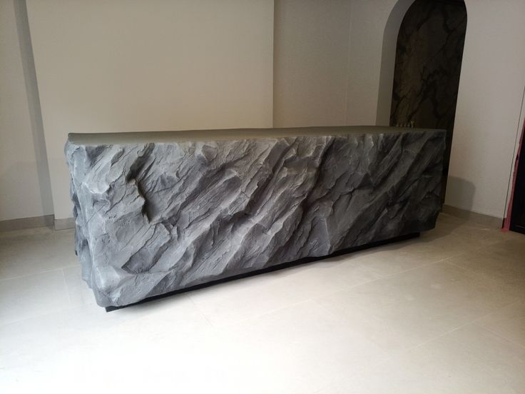 Барельеф в стиле лофт в детейлинг-центре